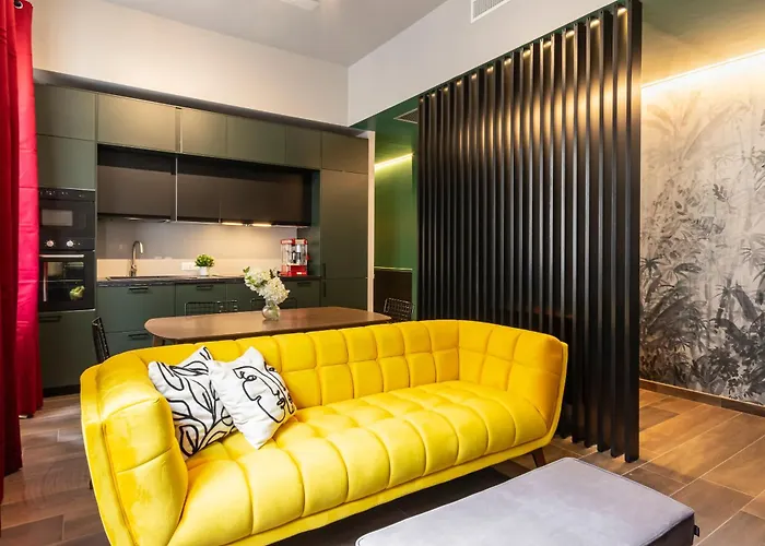 Blooper Cine House Apartment