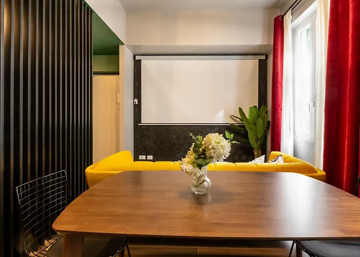 Apartment Blooper Cine House